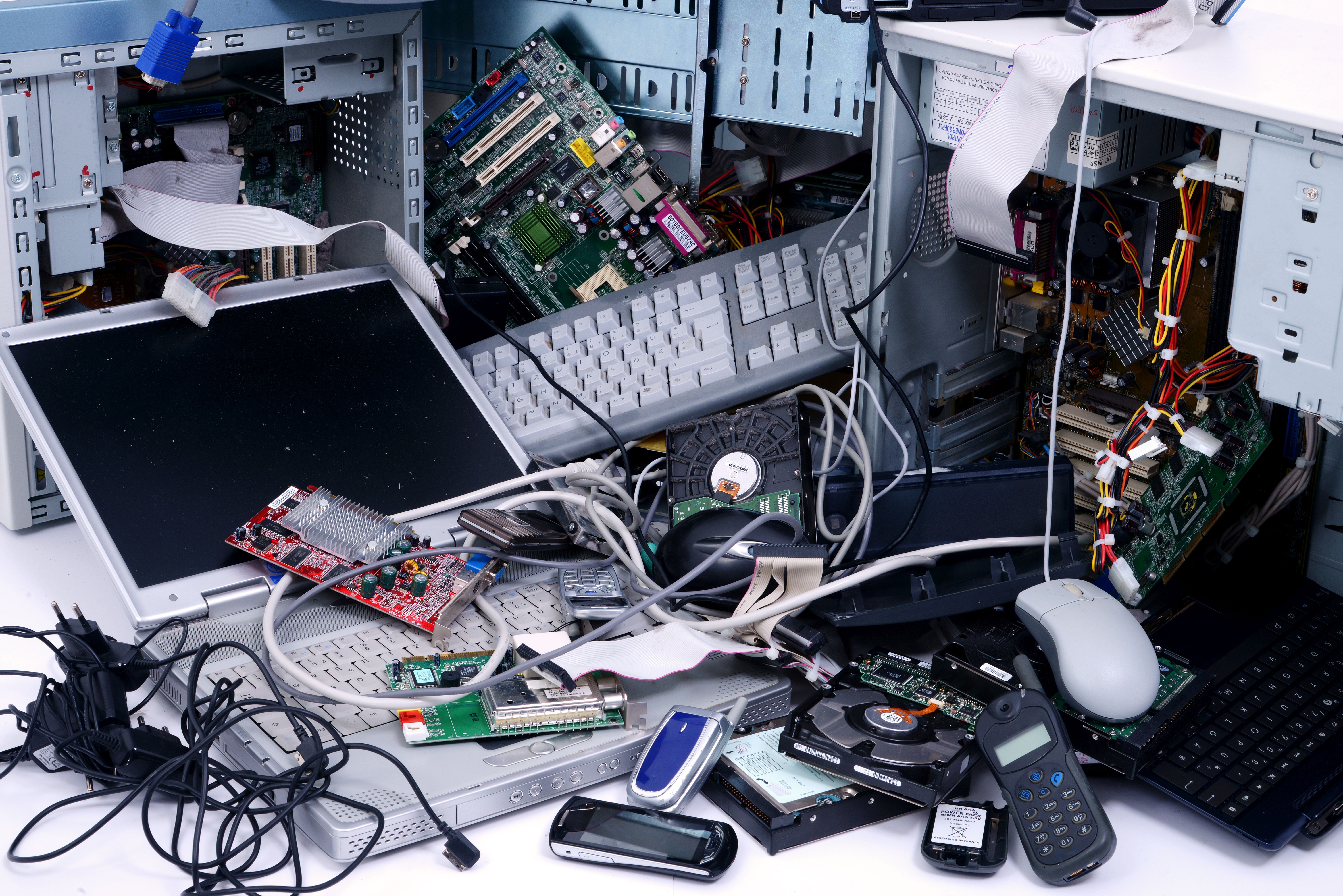 Rohstoff Elektroschrott: Alte Computer und Handys Rohstoff Elektroschrott: Alte Computer und Handys