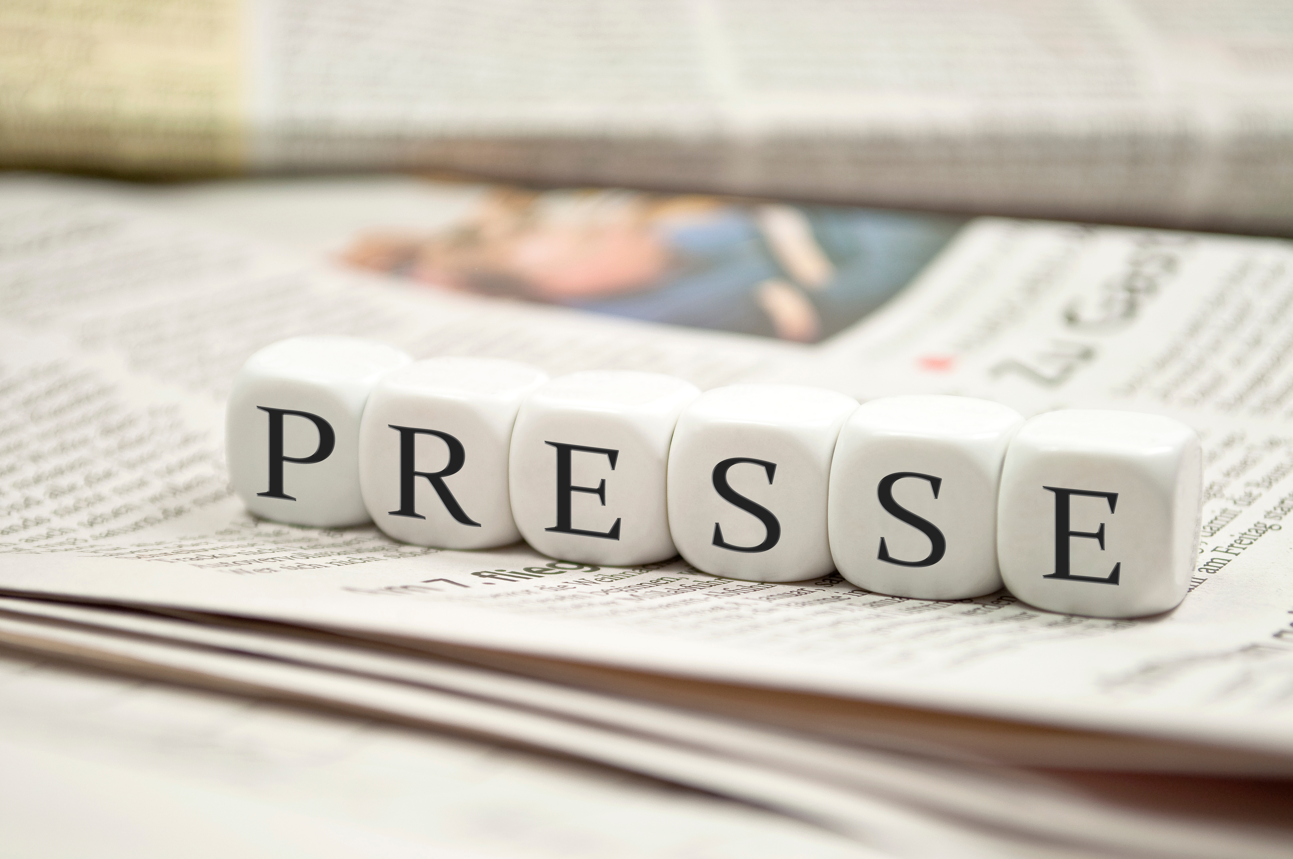 Presse mit Zeitungen Presse mit Zeitungen