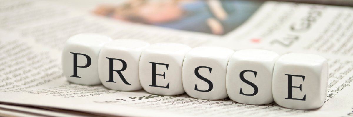 Presse mit Zeitungen